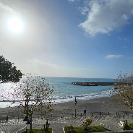 Galene - Beachfront In Costa D'Amalfi Maiori Zewnętrze zdjęcie