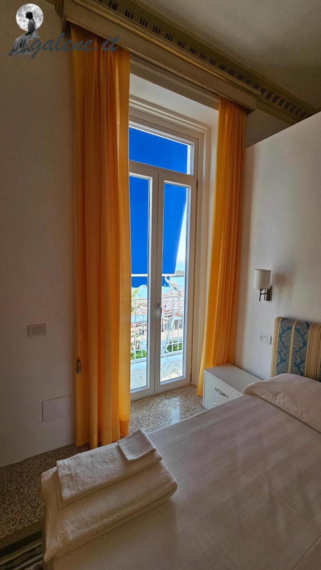 Galene - Beachfront In Costa D'Amalfi Maiori Zewnętrze zdjęcie