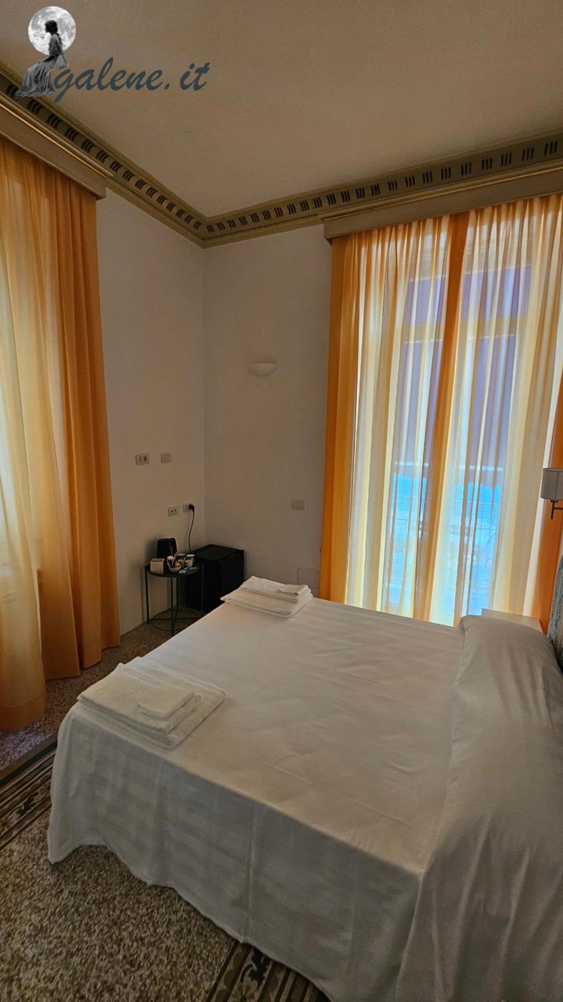 Galene - Beachfront In Costa D'Amalfi Maiori Zewnętrze zdjęcie