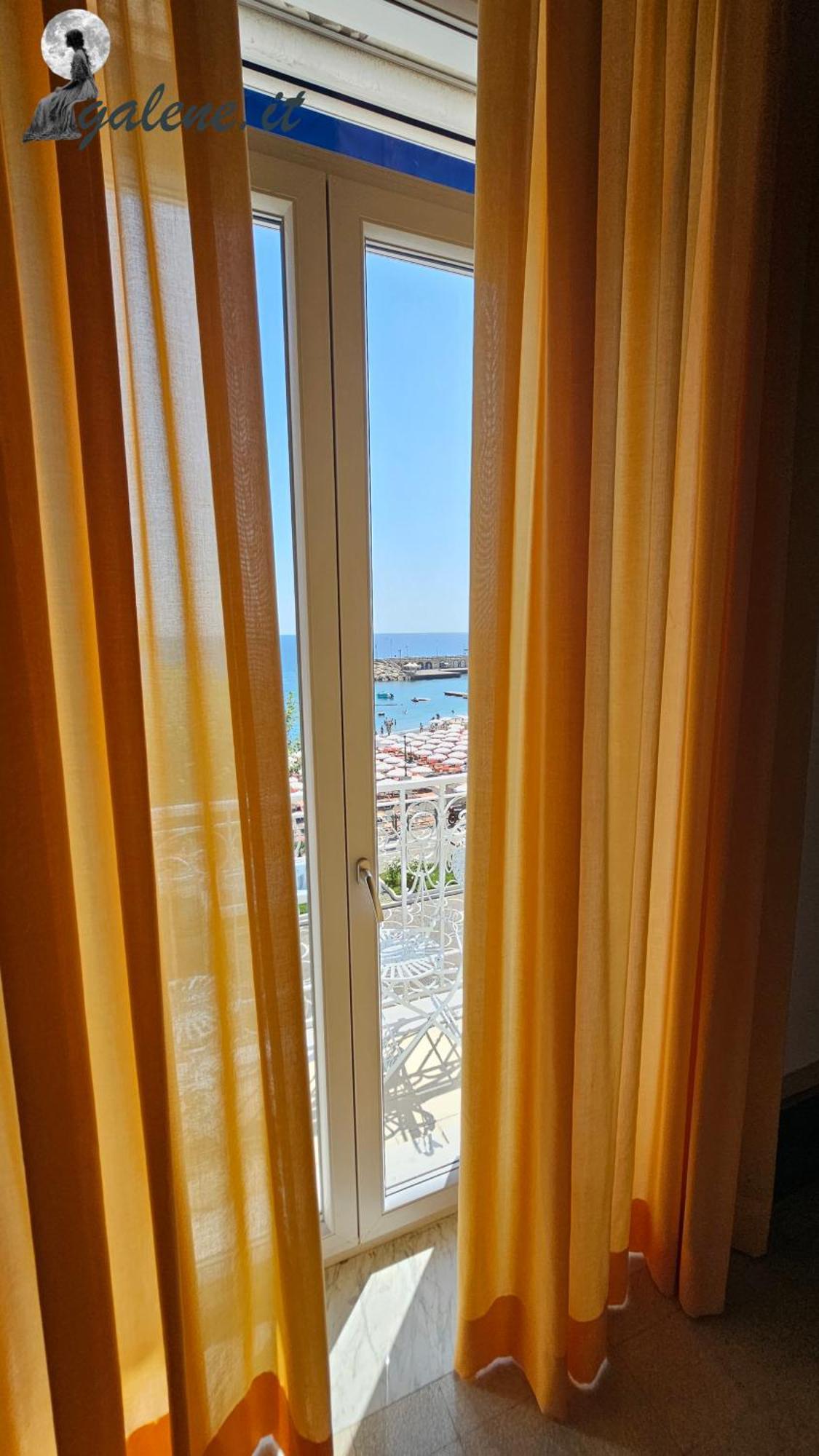 Galene - Beachfront In Costa D'Amalfi Maiori Zewnętrze zdjęcie