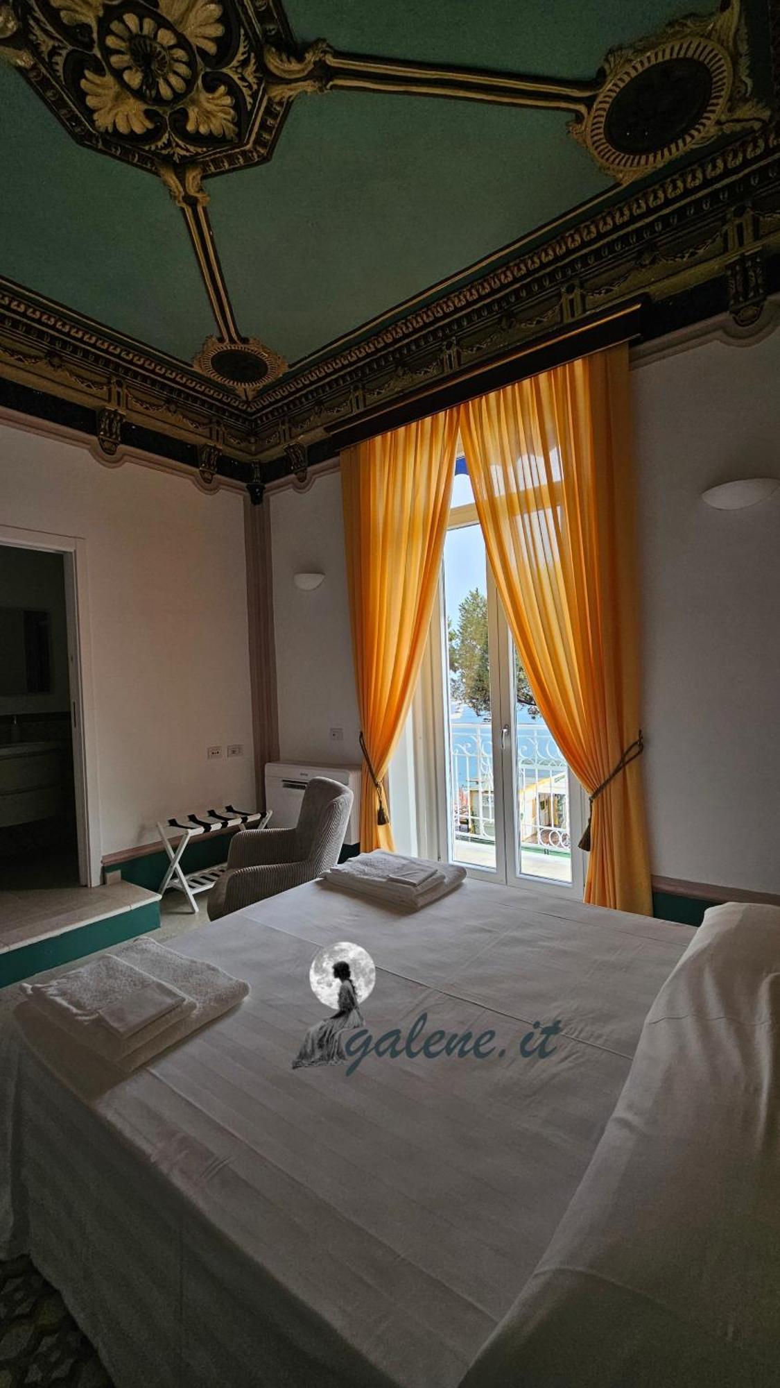 Galene - Beachfront In Costa D'Amalfi Maiori Zewnętrze zdjęcie
