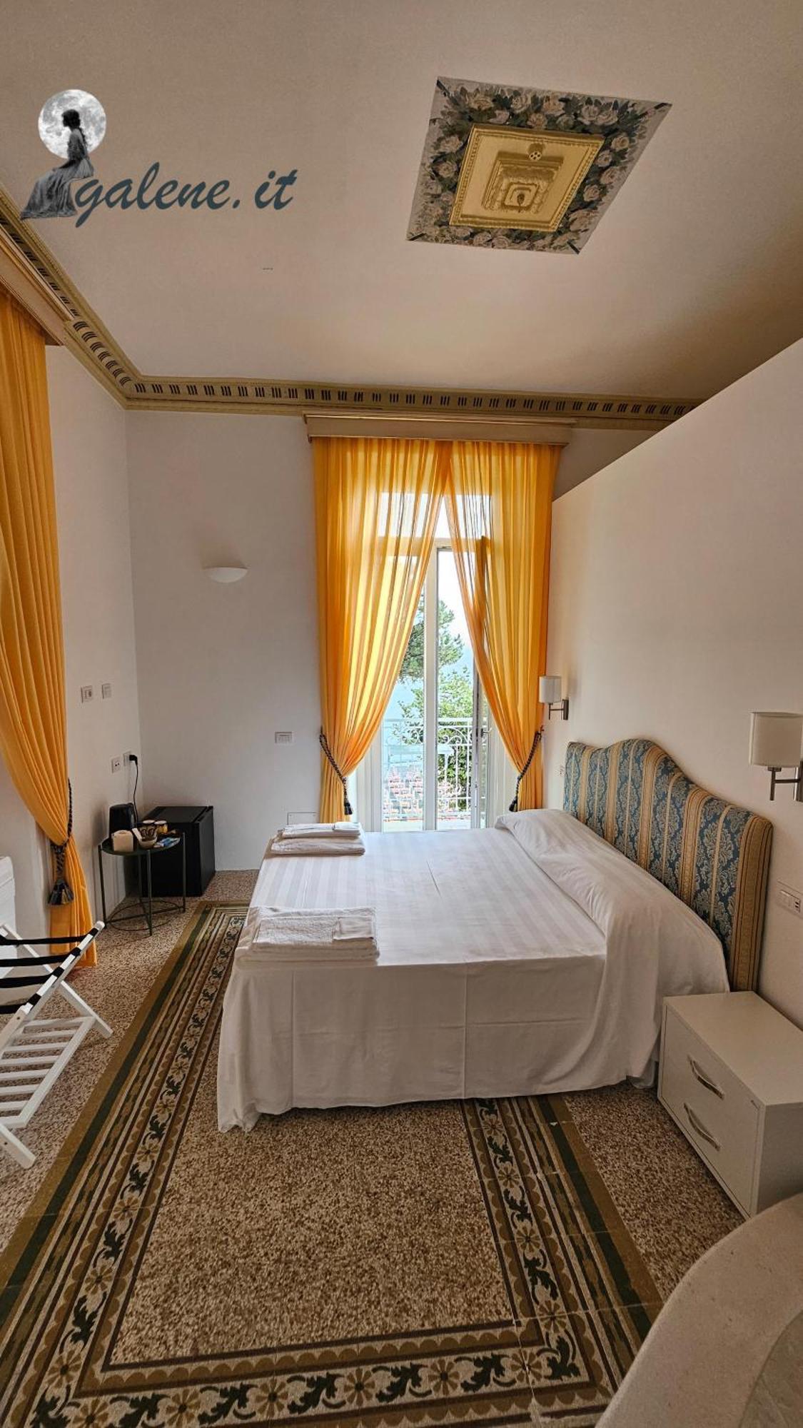 Galene - Beachfront In Costa D'Amalfi Maiori Zewnętrze zdjęcie
