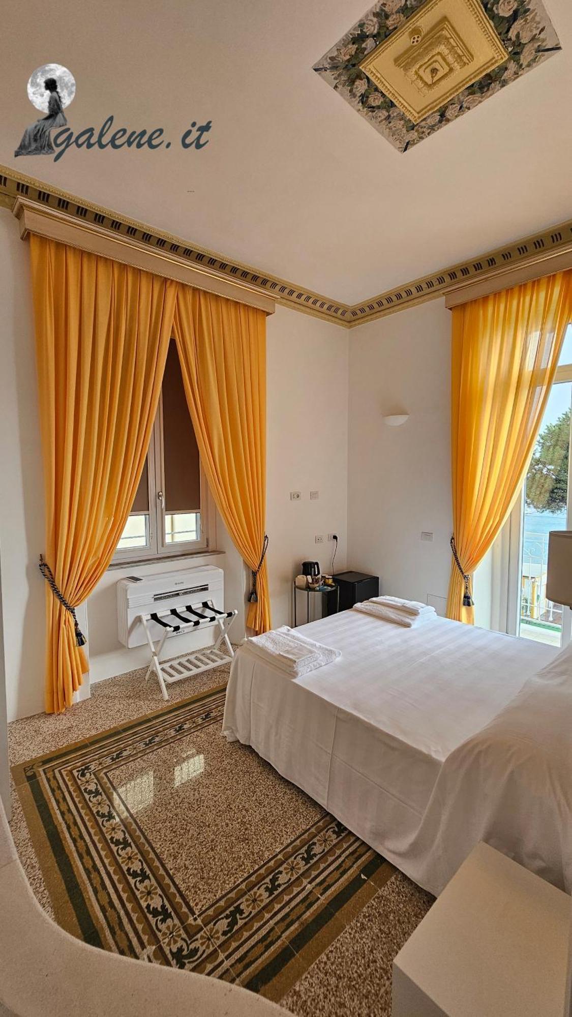 Galene - Beachfront In Costa D'Amalfi Maiori Zewnętrze zdjęcie