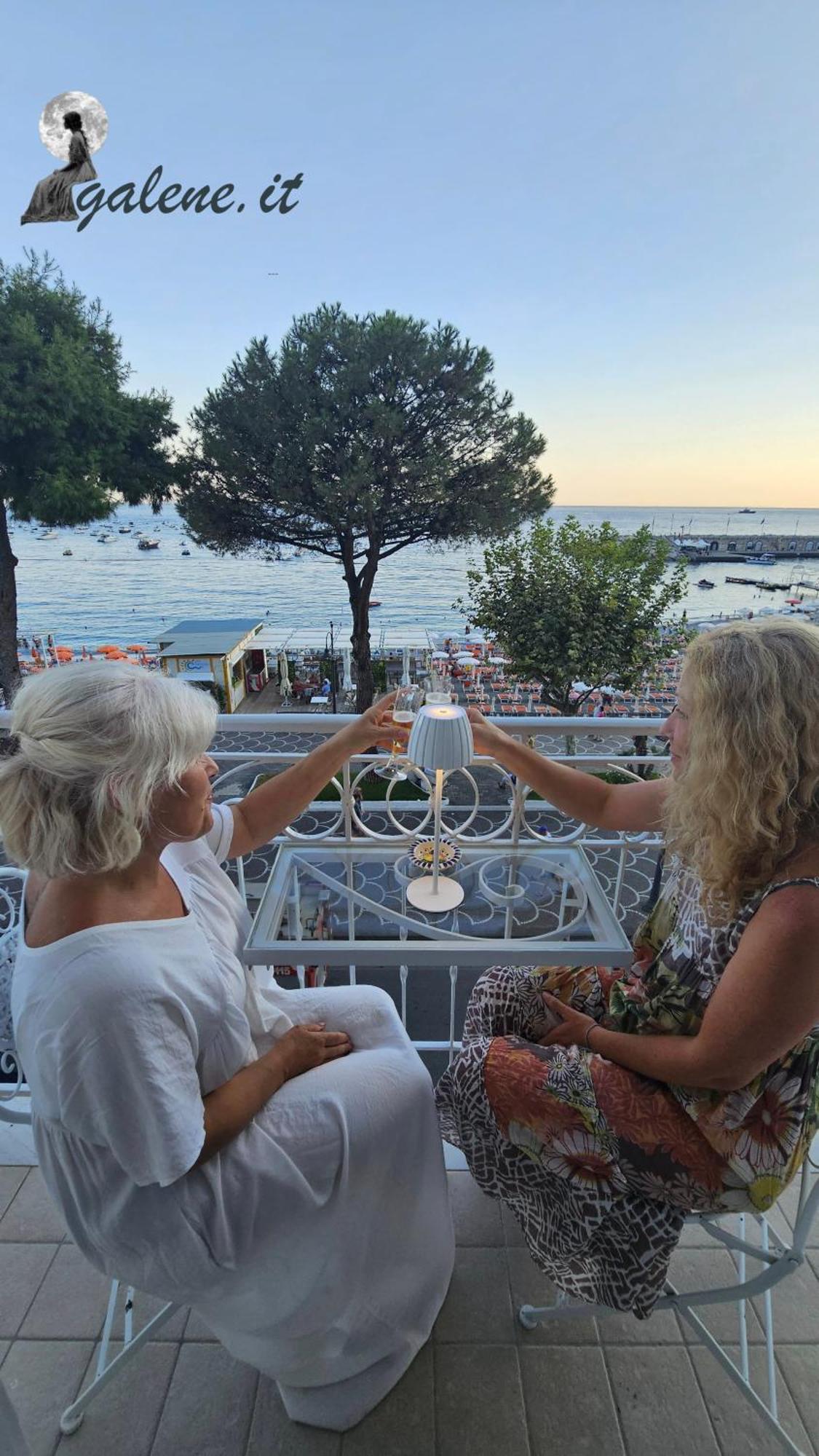 Galene - Beachfront In Costa D'Amalfi Maiori Zewnętrze zdjęcie