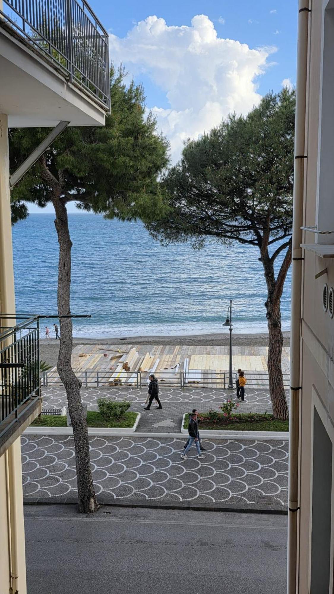 Galene - Beachfront In Costa D'Amalfi Maiori Zewnętrze zdjęcie