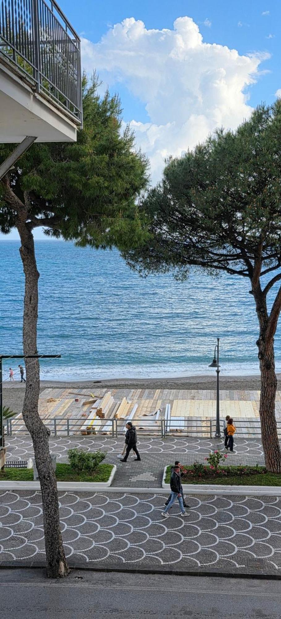 Galene - Beachfront In Costa D'Amalfi Maiori Zewnętrze zdjęcie